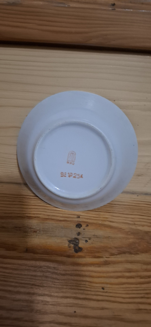 Talířek s nápisem GUTMO — foto 4