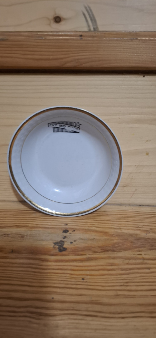 Talířek s nápisem GUTMO — foto 3