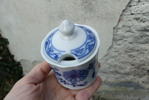 Porcelánová dózička, cukřenka, cibulák — foto 2