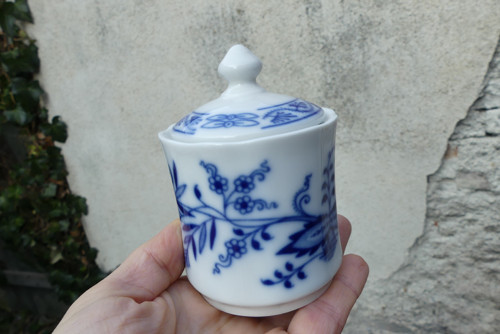 Porcelánová dózička, cukřenka, cibulák — foto 4