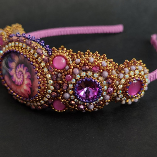 AMETHYSIA -Beaded Embroidery čelenka — foto 2