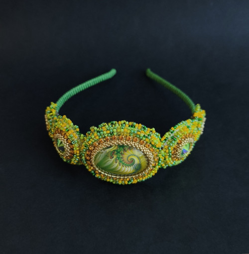 DRYAS-Beaded Embroidery čelenka — foto 5
