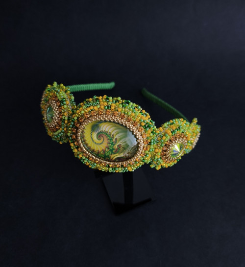 DRYAS-Beaded Embroidery čelenka — foto 6