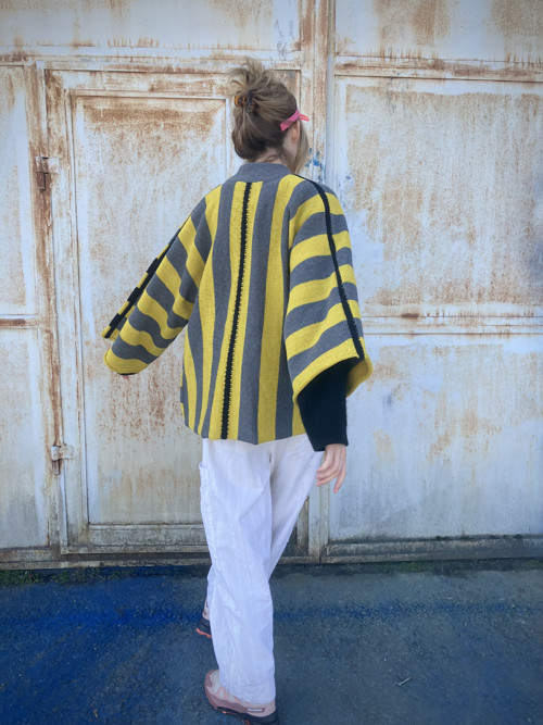 STRIPE! pruhované kimono Bumble — foto 3