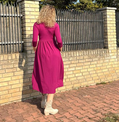 Šaty s rozparky amarant — foto 6