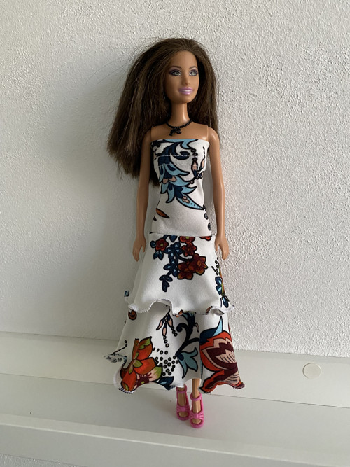 Šaty na panenku Barbie — foto 2