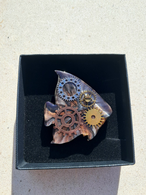 Steampunk brož ryba — foto 2