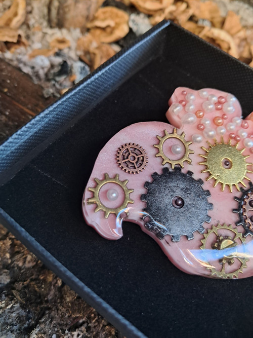 Steampunk brož veverka — foto 4