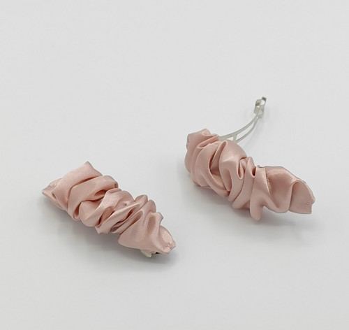 Spona do vlasů scrunchie pudrová 8 cm — foto 2