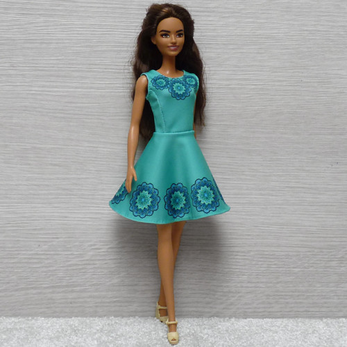 Modrozelené šatičky pro Barbie — foto 3