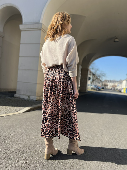 Půlkolová plisovaná sukně Leopard — foto 4