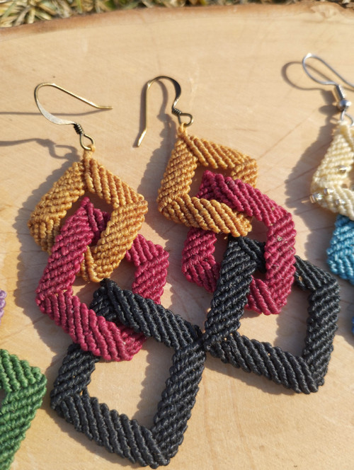 Micromacrame čtvercové náušnice — foto 5