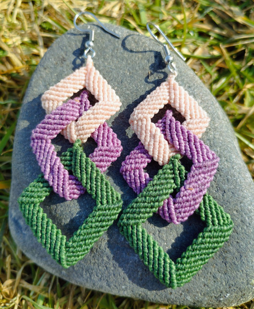 Micromacrame čtvercové náušnice — foto 3