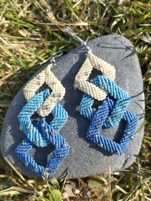 Micromacrame čtvercové náušnice — foto 4