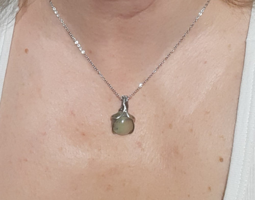 Přívěsek s prehnitem — foto 6