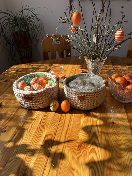 Háčkovaný košík béžový — foto 2