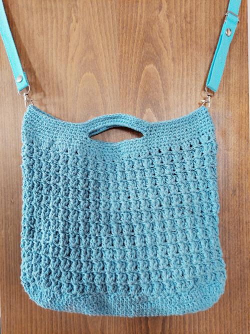 Háčkovaná taška crossbody bleděmodrá — foto 2