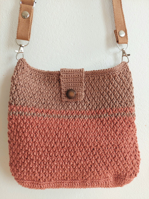 Malá háčkovaná kabelka crossbody — foto 2