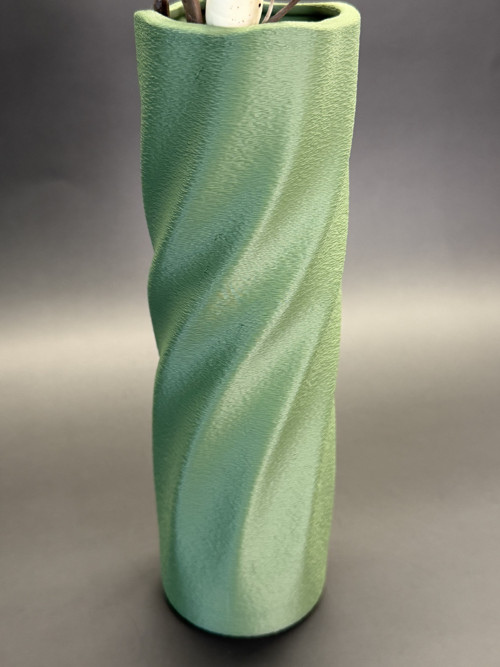 Váza "Wavy Twist" – matná zelená — foto 3