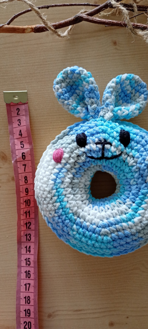 Háčkovaný donut zajíček — foto 3