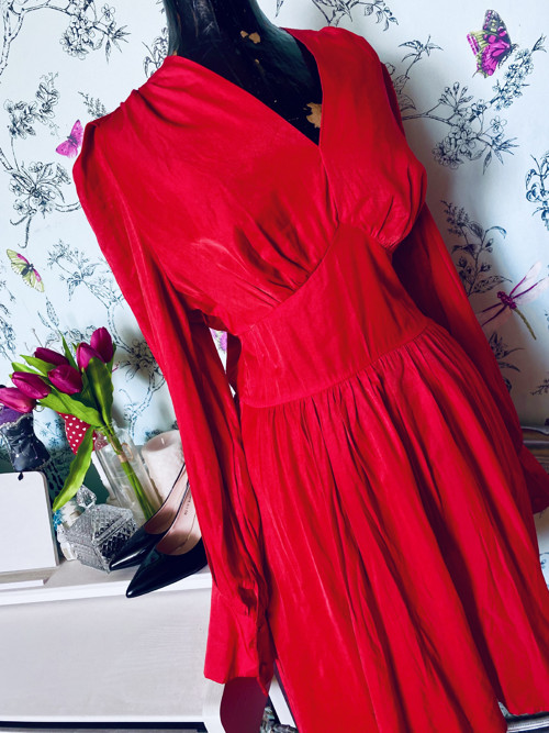 Šaty red fatale — foto 3