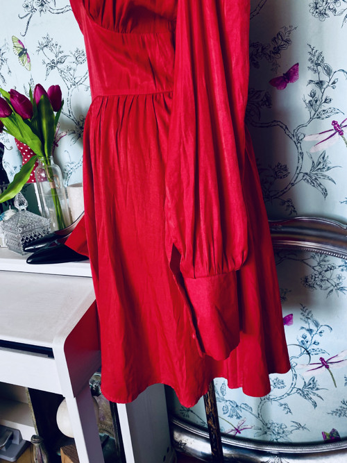 Šaty red fatale — foto 5
