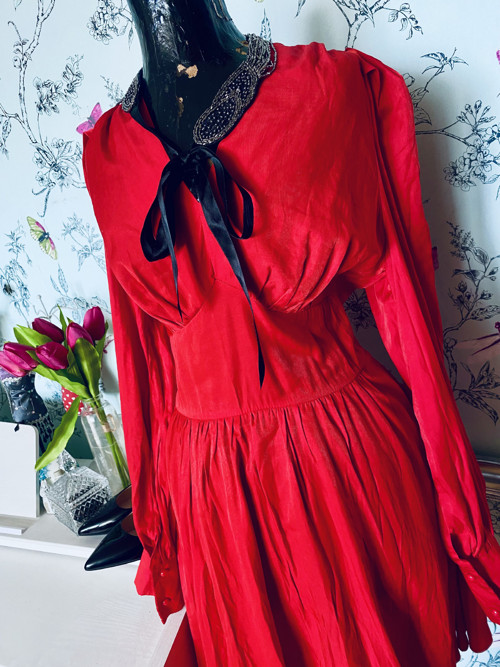 Šaty red fatale — foto 2