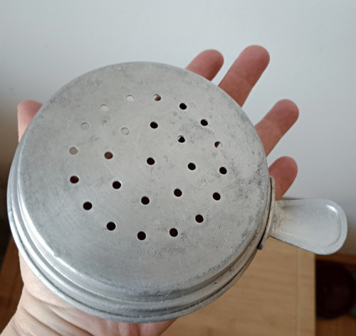 Starý hliníkový cedník pr.12 cm — foto 6