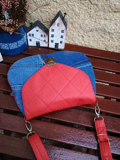SEŠÍVANÉ KAPSY - malá kabelka — foto 3