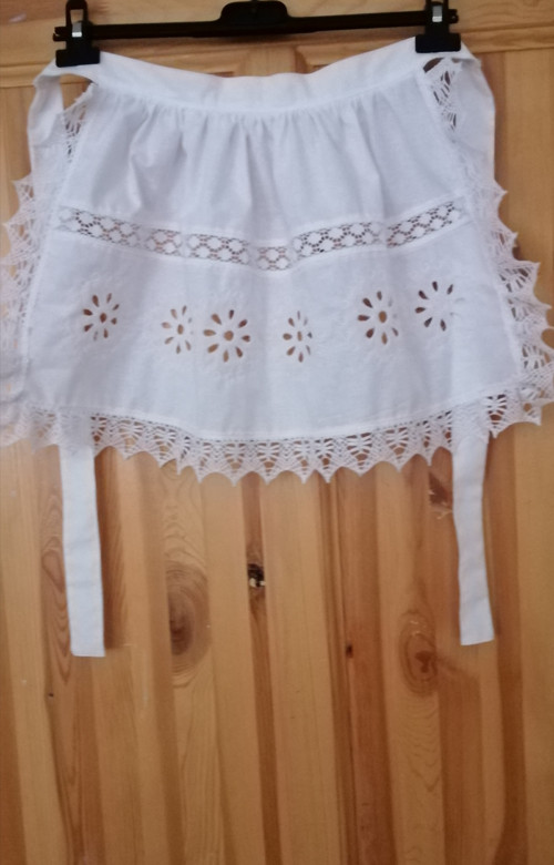 Zástěrka, zástěra ke kroji. Folklor. — foto 3