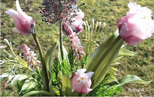 Papouščí tulipány v keramice.. — foto 3