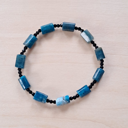 Apatit, spinel — foto 4