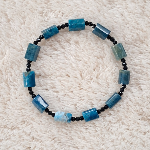 Apatit, spinel — foto 5