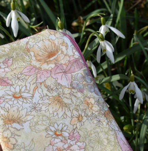 Obal na telefon - Něžné kvítky — foto 4