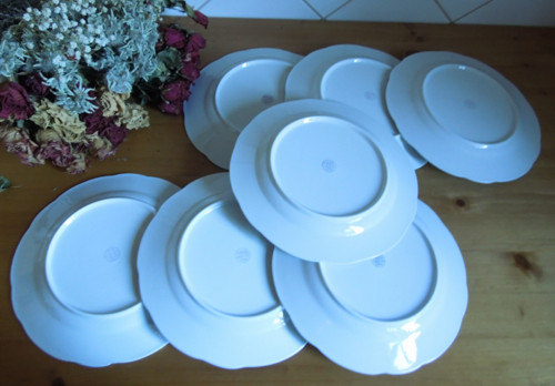 Sada porcelánových mělkých talířů — foto 2