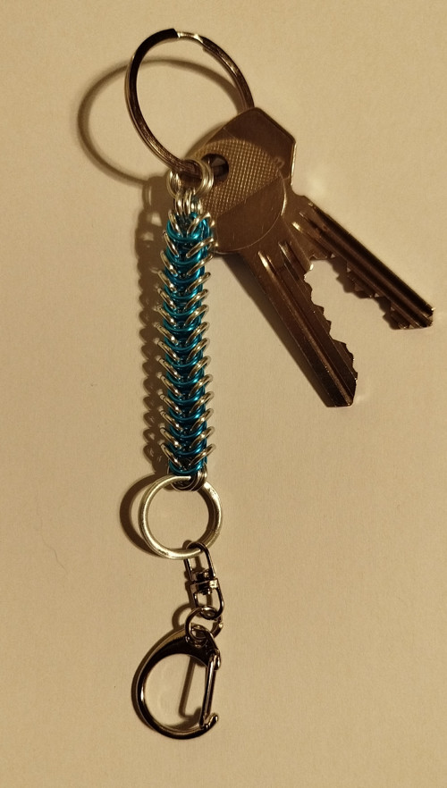 Chainmail klíčenka modro-stříbrná – box weave — foto 5