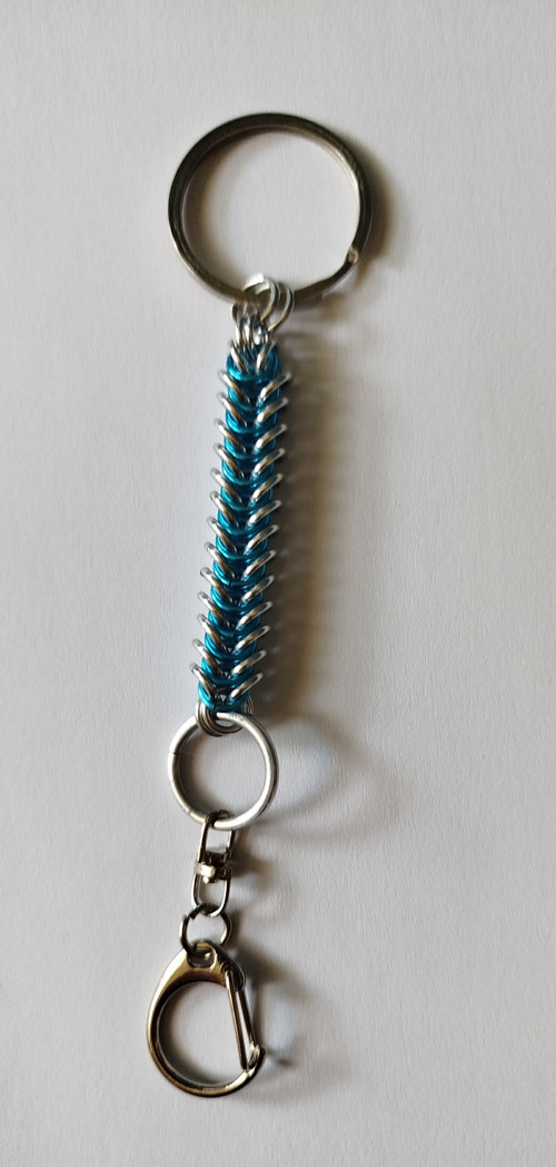 Chainmail klíčenka modro-stříbrná – box weave — foto 3