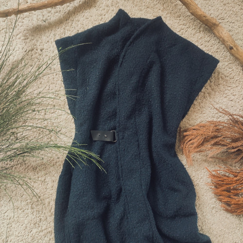 Dlouhá bouclé vesta / Dark blue — foto 4