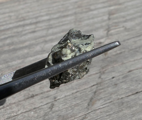 Surový serpentin s pyritem V3169 — foto 2