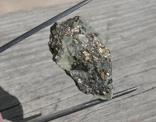 Surový serpentin s pyritem V3169 — foto 4