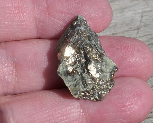 Surový serpentin s pyritem V3169 — foto 5