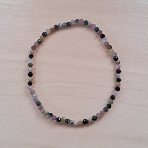 Turmalín multicolor broušený 2,5 mm — foto 5