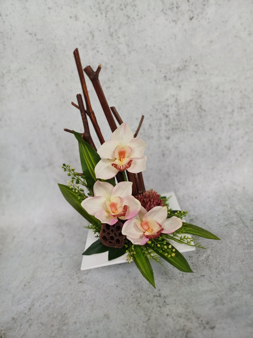 Ikebana s orchidejemi do růžova — foto 2