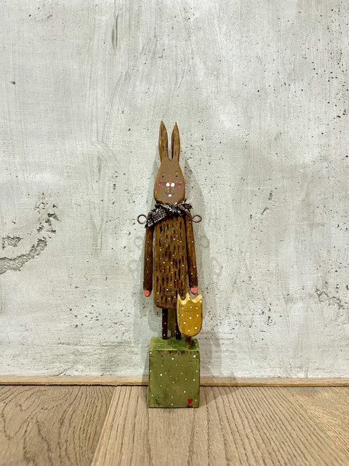 Zajíc s tulipánem — foto 2
