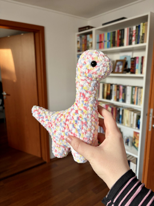 Háčkovaný dinosaurus - barevný — foto 2