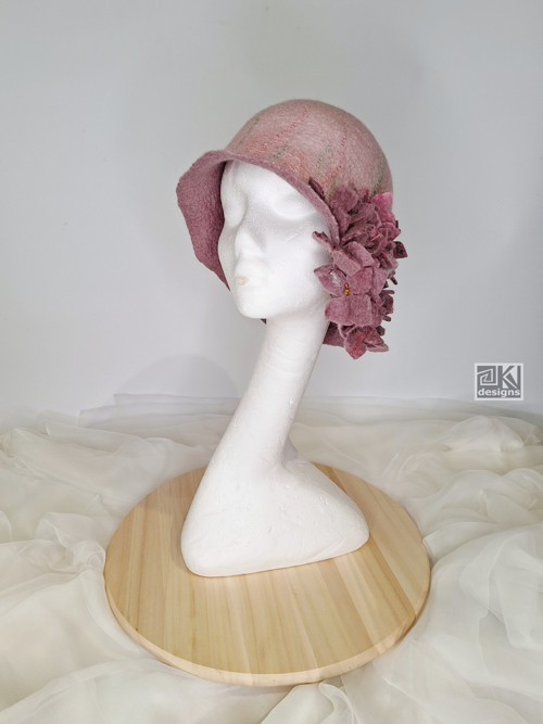 Elegantní klobouk Hortenzie — foto 5