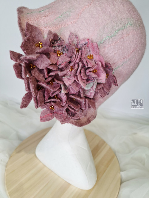 Elegantní klobouk Hortenzie — foto 2