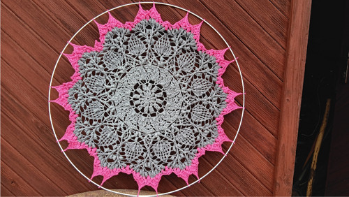 Háčkovaná mandala 50 cm – boho dekorace na zeď — foto 2