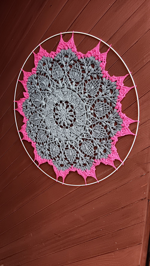 Háčkovaná mandala 50 cm – boho dekorace na zeď — foto 4