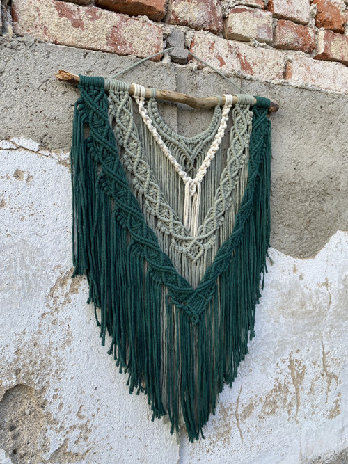 Macrame závěsná dekorace v tónech lesa — foto 2